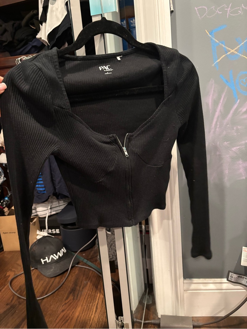 PacSun Black Ribbed Zip-Front Long-Sleeve Crop Top